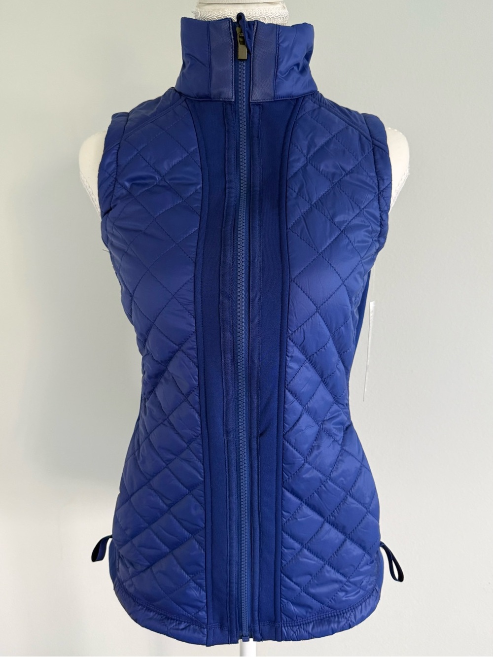 Athleta Rock Springs Quilted Royal Blue Sleeveless Zip-Up Vest